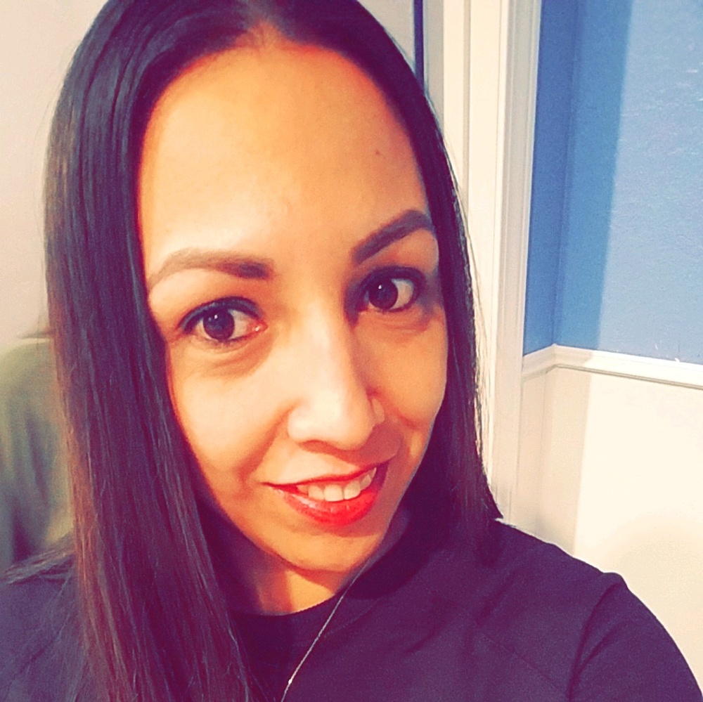 Meet your Posher, Claudia